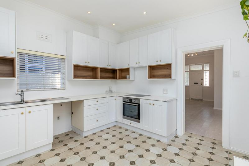 2 Bedroom Property for Sale in Claremont Western Cape